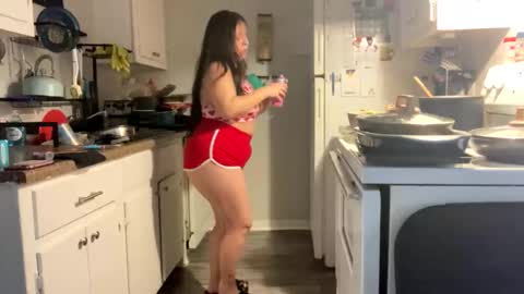 GinWitDaJuice online show from February 10, 5:06 pm