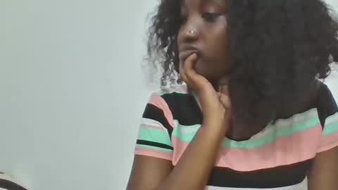 Snapshot of thick_eviey chatting on October 2, 5:09 pm love online show from October 2, 5:09 pm