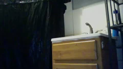 thickandjuicy2100 online show from December 14, 3:34 am