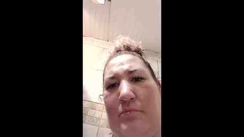 Snapshot of thickandjuicy7612 chatting on January 23, 1:19 am thickandjuicy7612 online show from January 23, 1:19 am