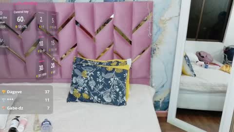 Snapshot of thickbrunnett chatting on October 21, 2:45 am SOFIA online show from October 21, 2:45 am