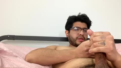 Snapshot of thickcockmatt chatting on December 15, 8:04 pm ThickCockMatt online show from December 15, 8:04 pm