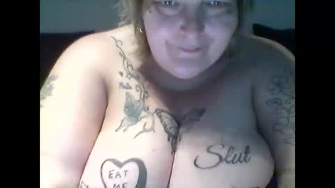 Snapshot of thickdarkangel chatting on May 11, 6:05 pm thickdarkangel online show from May 11, 6:05 pm
