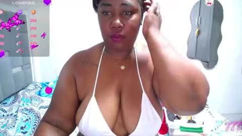 XIOMARA  online show from June 19, 2:10 pm