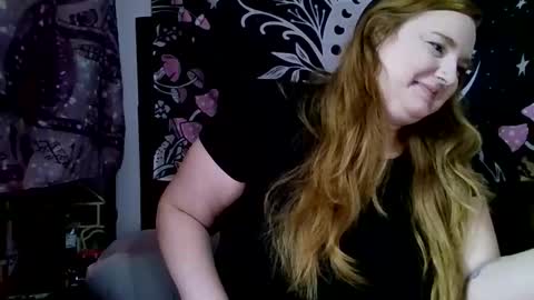 Snapshot of thickgingergoddess chatting on November 21, 7:01 pm Ariel online show from November 21, 7:01 pm