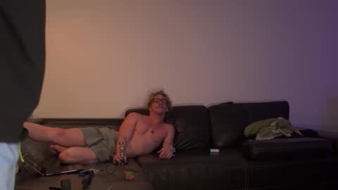 Snapshot of thickissippi chatting on March 4, 5:13 am RhydonMyRock online show from March 4, 5:13 am