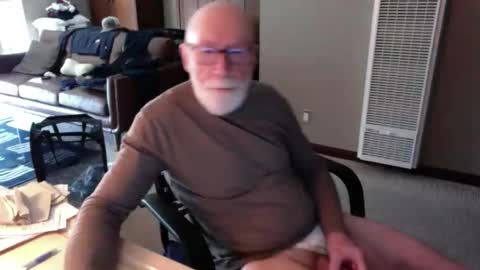 Snapshot of thickmorninwood chatting on April 28, 3:17 pm thickmorninwood online show from April 28, 3:17 pm