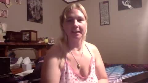 Thickthighs92 online show from September 19, 1:51 am