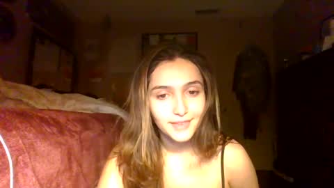 Snapshot of thickyvicky2223 chatting on December 20, 9:43 am ThickyVicky online show from December 20, 9:43 am