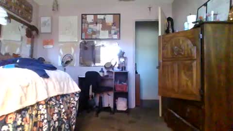 Snapshot of thickyvicky2223 chatting on October 20, 10:54 pm ThickyVicky online show from October 20, 10:54 pm