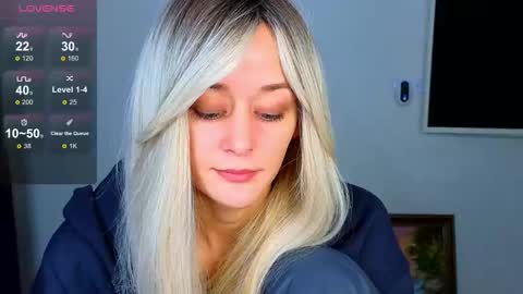 thief_of_hearts_ online show from October 27, 8:46 pm