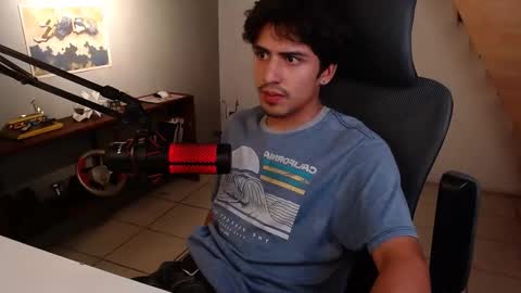 Snapshot of thieves_us chatting on February 22, 5:40 am thieves_us online show from February 22, 5:40 am