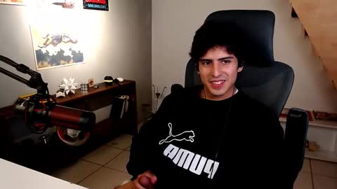 Snapshot of thieves_us chatting on March 6, 4:31 am thieves_us online show from March 6, 4:31 am