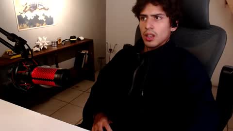 Snapshot of thieves_us chatting on March 10, 5:34 am thieves_us online show from March 10, 5:34 am