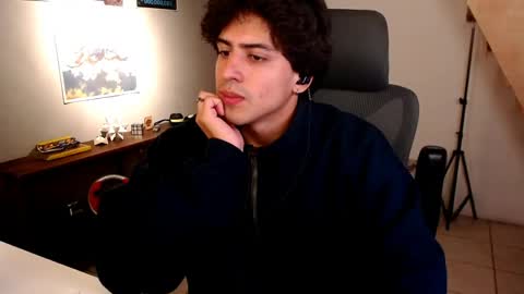 Snapshot of thieves_us chatting on March 30, 12:44 am thieves_us online show from March 30, 12:44 am