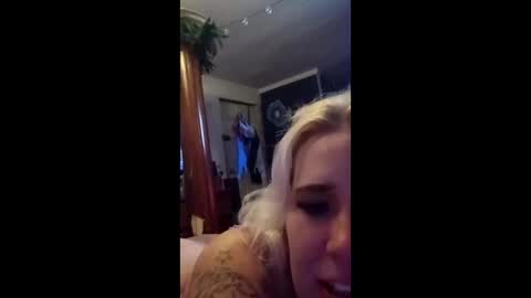 Snapshot of thiggy69 chatting on February 2, 7:40 am lola...and...thiggy online show from February 2, 7:40 am