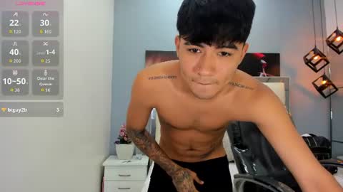  THIAGO COLLINS  online show from July 9, 11:20 pm