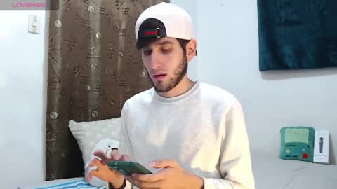 Thiiago online show from December 1, 7:30 pm