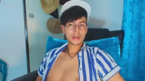 Thiago Saenzz online show from June 11, 12:32 am