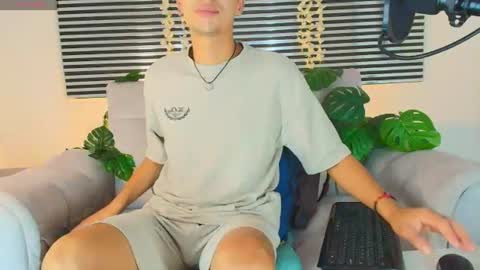 Thiago Saenzz online show from June 18, 8:24 pm