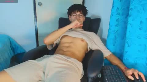 Thiago Saenzz online show from June 24, 11:15 pm