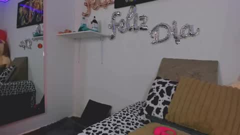 THIN PRINCESS  online show from March 5, 1:31 am