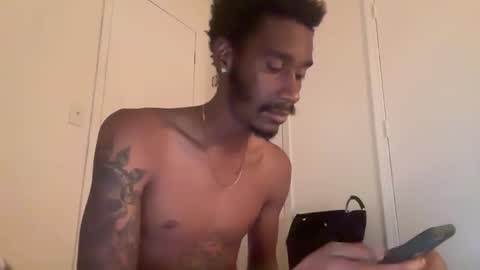 Snapshot of thirdlegkenny chatting on November 25, 2:11 am thirdlegkenny online show from November 25, 2:11 am