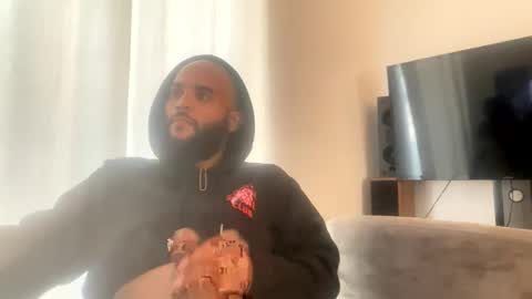 Snapshot of thisdikgood chatting on December 17, 3:51 pm El DURO online show from December 17, 3:51 pm