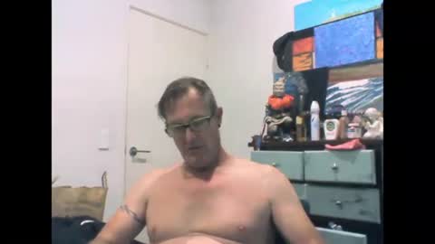 Snapshot of thisiswatiwant chatting on December 5, 8:11 am thisiswatiwant online show from December 5, 8:11 am