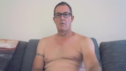 Snapshot of thisiswatiwant chatting on December 31, 6:27 am thisiswatiwant online show from December 31, 6:27 am