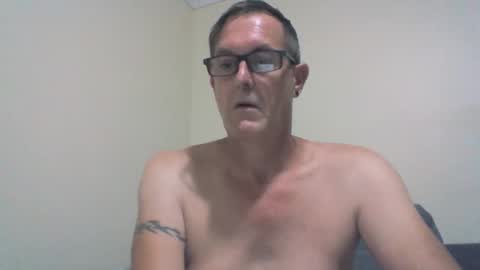 Snapshot of thisiswatiwant chatting on December 31, 2:03 pm thisiswatiwant online show from December 31, 2:03 pm