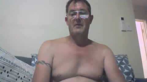 Snapshot of thisiswatiwant chatting on January 3, 2:19 pm thisiswatiwant online show from January 3, 2:19 pm