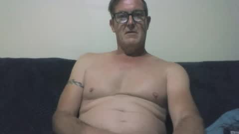 Snapshot of thisiswatiwant chatting on January 6, 3:40 pm thisiswatiwant online show from January 6, 3:40 pm