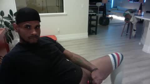 Snapshot of thisshucks chatting on November 4, 2:54 am Mister online show from November 4, 2:54 am