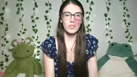 Snapshot of thistlefernsby chatting on June 14, 6:21 pm thistlefernsby online show from June 14, 6:21 pm
