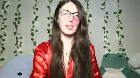 Snapshot of thistlefernsby chatting on June 29, 3:13 am thistlefernsby online show from June 29, 3:13 am