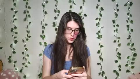 Snapshot of thistlefernsby chatting on July 7, 2:14 am thistlefernsby online show from July 7, 2:14 am