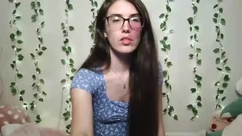 Snapshot of thistlefernsby chatting on July 19, 12:58 am thistlefernsby online show from July 19, 12:58 am