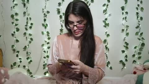 Snapshot of thistlefernsby chatting on July 23, 1:58 am thistlefernsby online show from July 23, 1:58 am