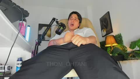 thom_ohtani online show from April 28, 2:27 am
