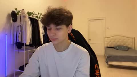 Snapshot of thomas617826 chatting on November 17, 3:40 pm Thomas Hill online show from November 17, 3:40 pm