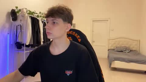 Snapshot of thomas617826 chatting on November 28, 7:27 pm Thomas Hill online show from November 28, 7:27 pm