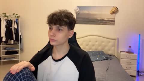 Snapshot of thomas617826 chatting on December 5, 9:00 pm Thomas Hill online show from December 5, 9:00 pm