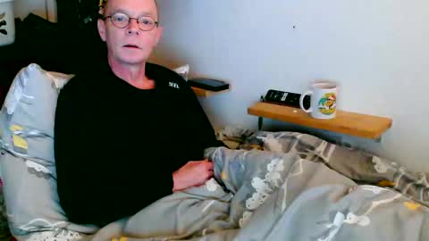 Snapshot of thomas6799 chatting on November 3, 5:42 am thomas6799 online show from November 3, 5:42 am