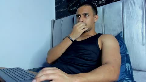 Snapshot of thomas__wayne chatting on April 5, 2:31 am Thomas online show from April 5, 2:31 am