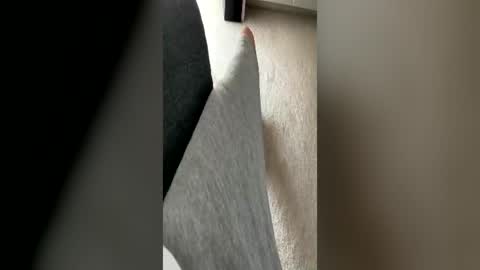 thomas_b7 online show from June 26, 2:43 pm