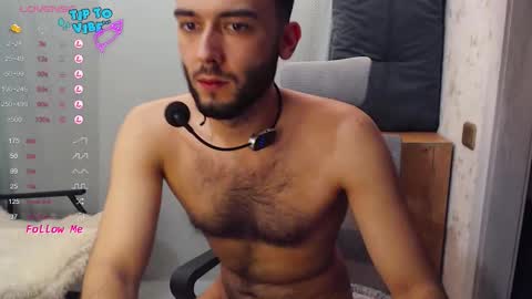 Snapshot of thomas_blackfield chatting on November 6, 12:22 am Thomas online show from November 6, 12:22 am