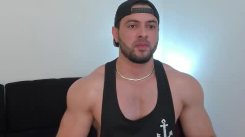 Snapshot of thomas_brandon chatting on February 14, 3:47 am Thomas Brandon online show from February 14, 3:47 am