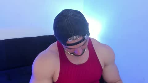 Snapshot of thomas_brandon chatting on March 7, 2:41 am Thomas Brandon online show from March 7, 2:41 am