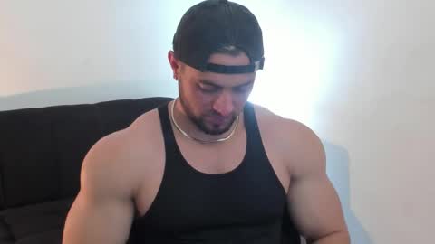 Snapshot of thomas_brandon chatting on March 12, 3:23 am Thomas Brandon online show from March 12, 3:23 am